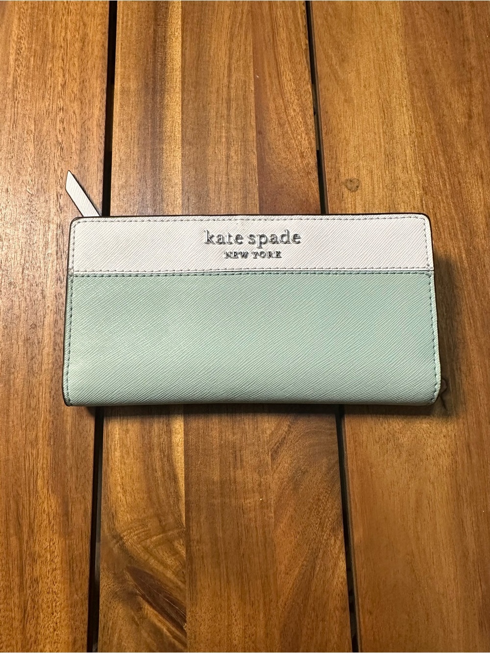 kate spade Cameron Mint Green and White Zip Wallet